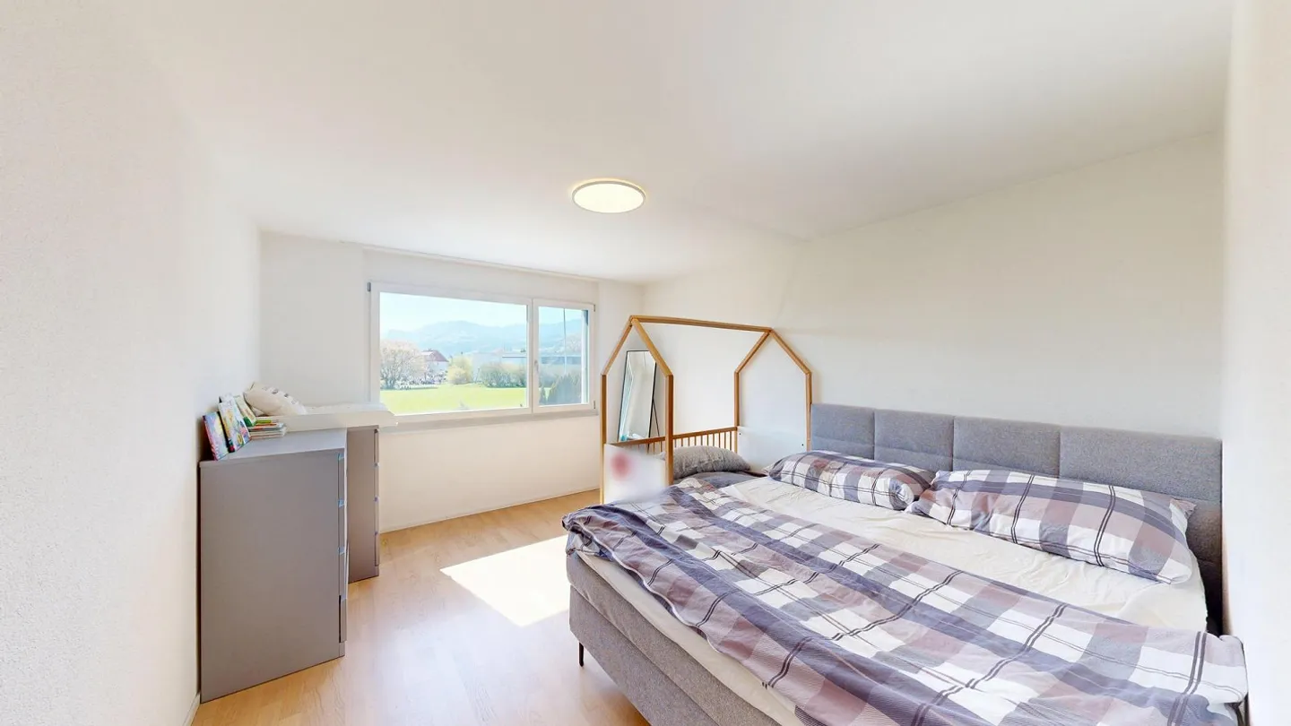 Spacious 4.5-room apartment with balcony in a quiet location - Photo 10 of 24