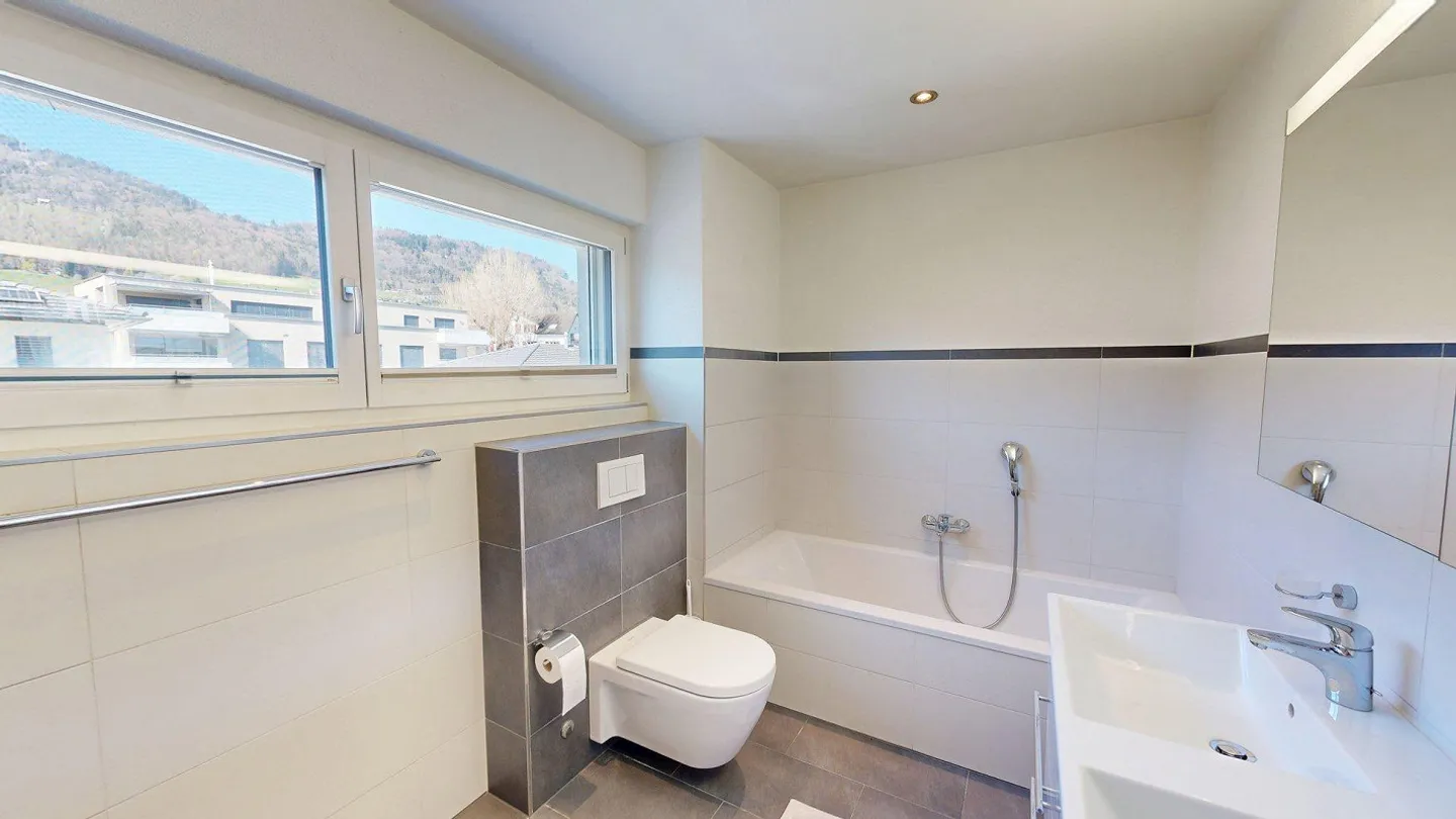 Spacious 4.5-room apartment with balcony in a quiet location - Photo 14 of 24