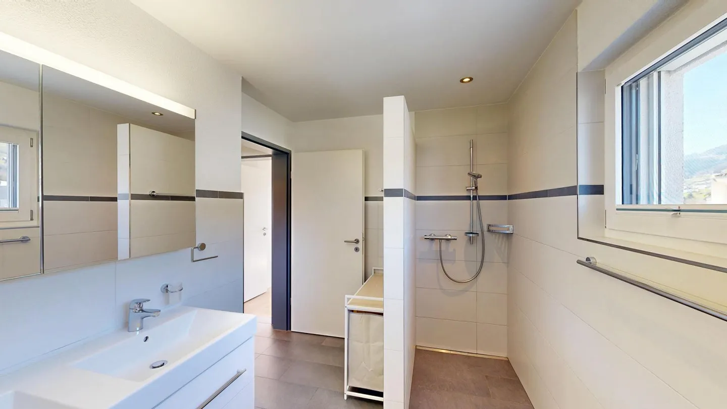 Spacious 4.5-room apartment with balcony in a quiet location - Photo 15 of 24