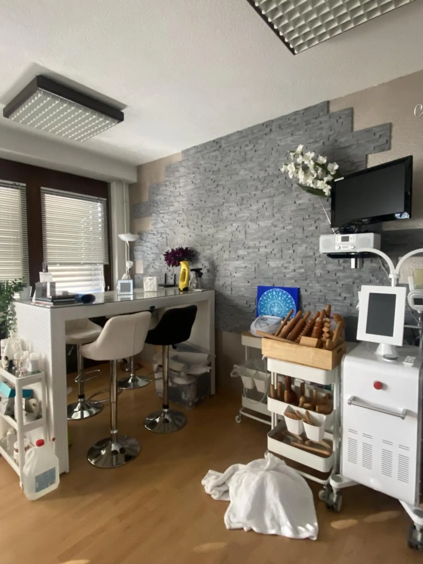 Vielseitige Büro- oder Fitnessräume - Foto 2 von 8