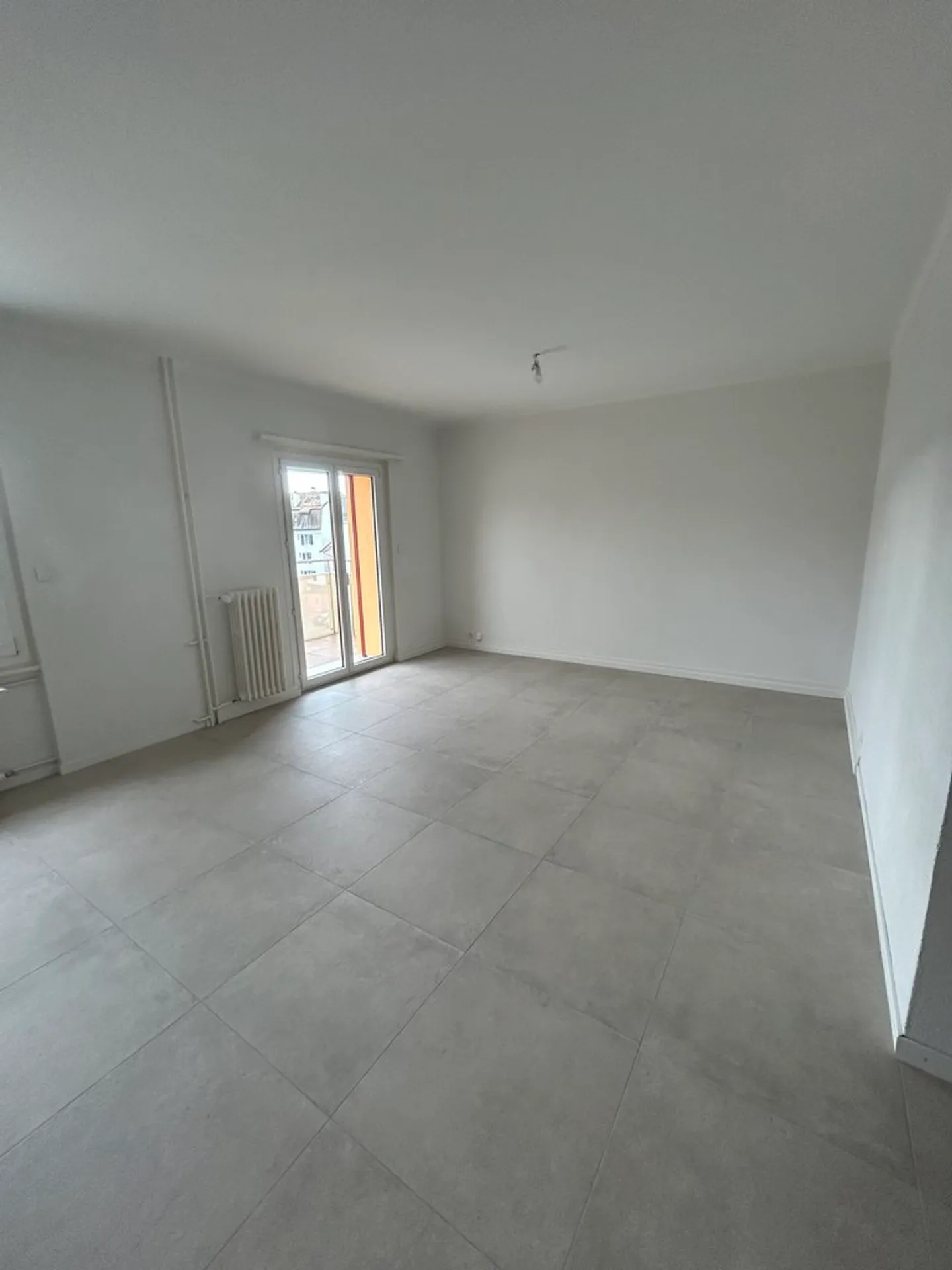 Appartamento Ristrutturato Vicino alla Stazione - Foto 3 di 11