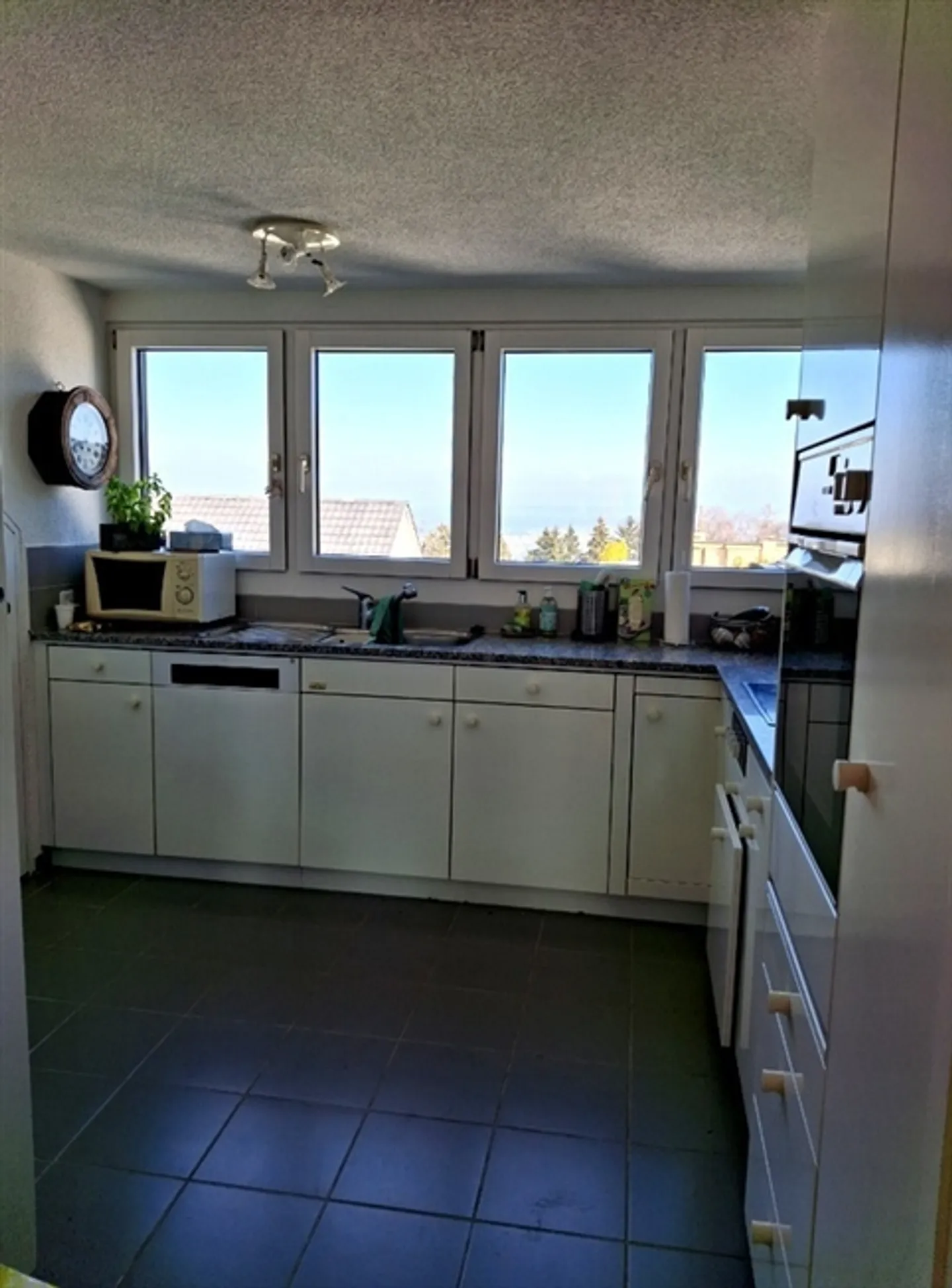 Appartamento mansardato di 2½ locali a EBMATINGEN (ZH), arredato, temporaneo - Foto 5 di 13