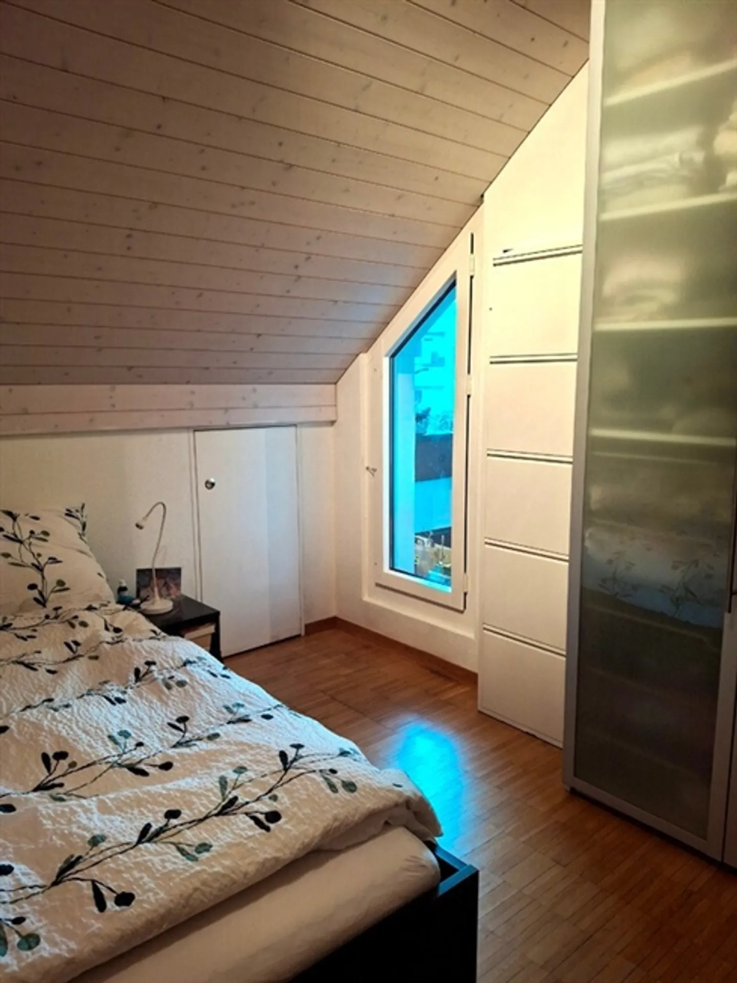 Appartamento mansardato di 2½ locali a EBMATINGEN (ZH), arredato, temporaneo - Foto 8 di 13