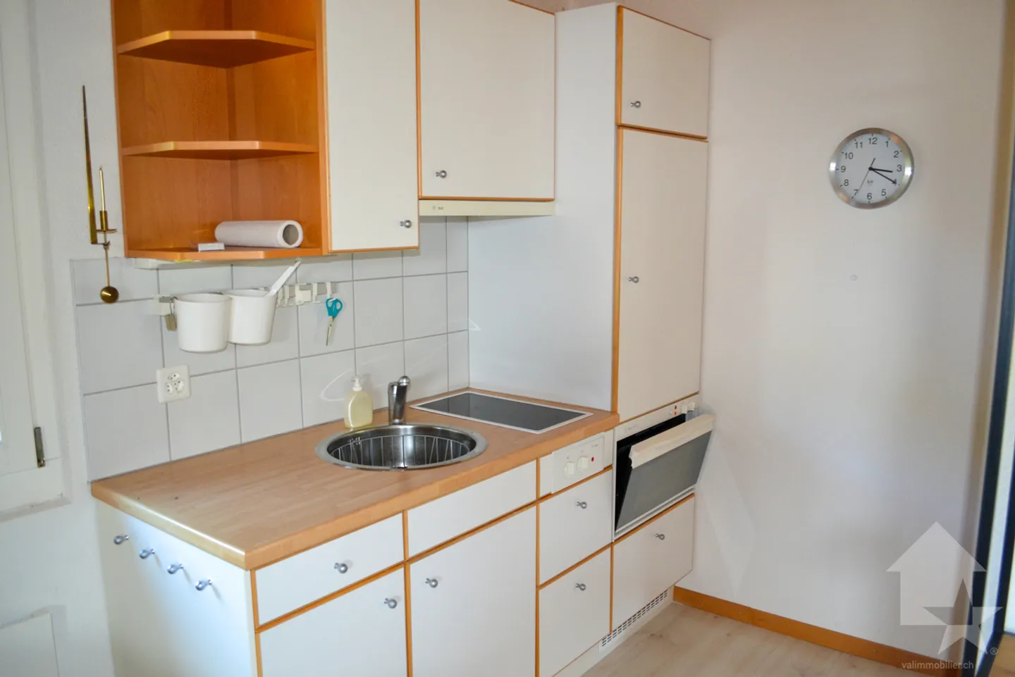 2.5-room apartment of 42 m2 in the attic with a view of the Alps - Photo 7 of 15