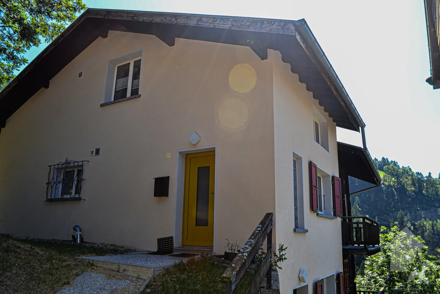 2.5-room apartment of 42 m2 in the attic with a view of the Alps - Photo 14 of 15