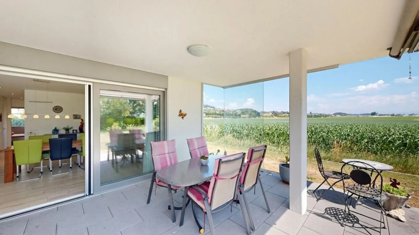 3.5-Room Garden Apartment with Exclusive 245 m² Garden and Covered Terrace - Photo 14 of 23