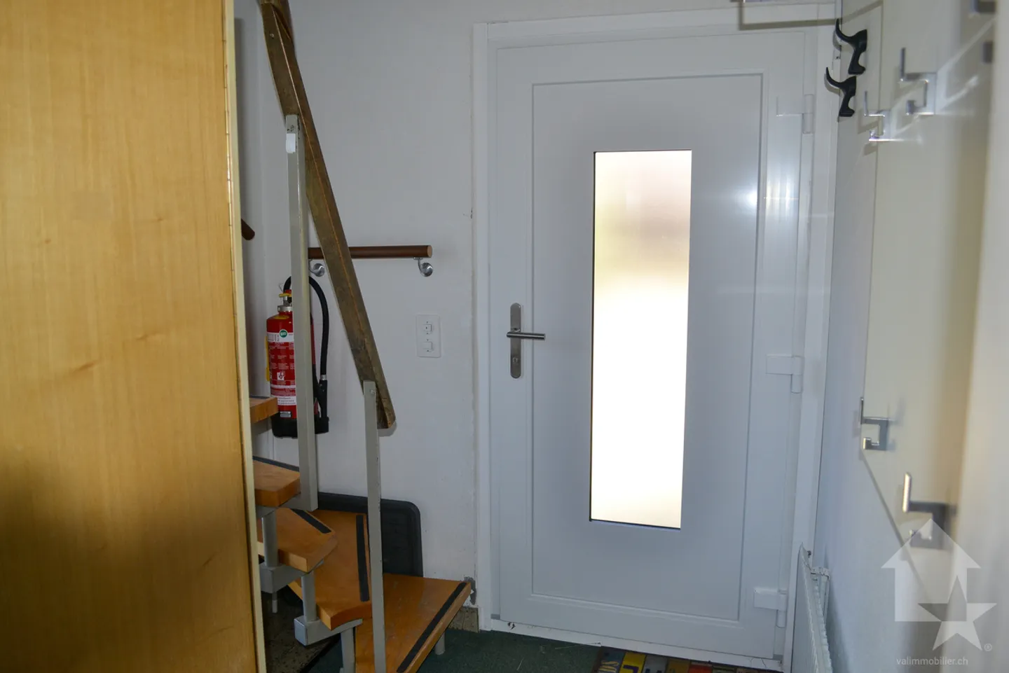 2.5-room apartment of 42 m2 in the attic with a view of the Alps - Photo 11 of 15