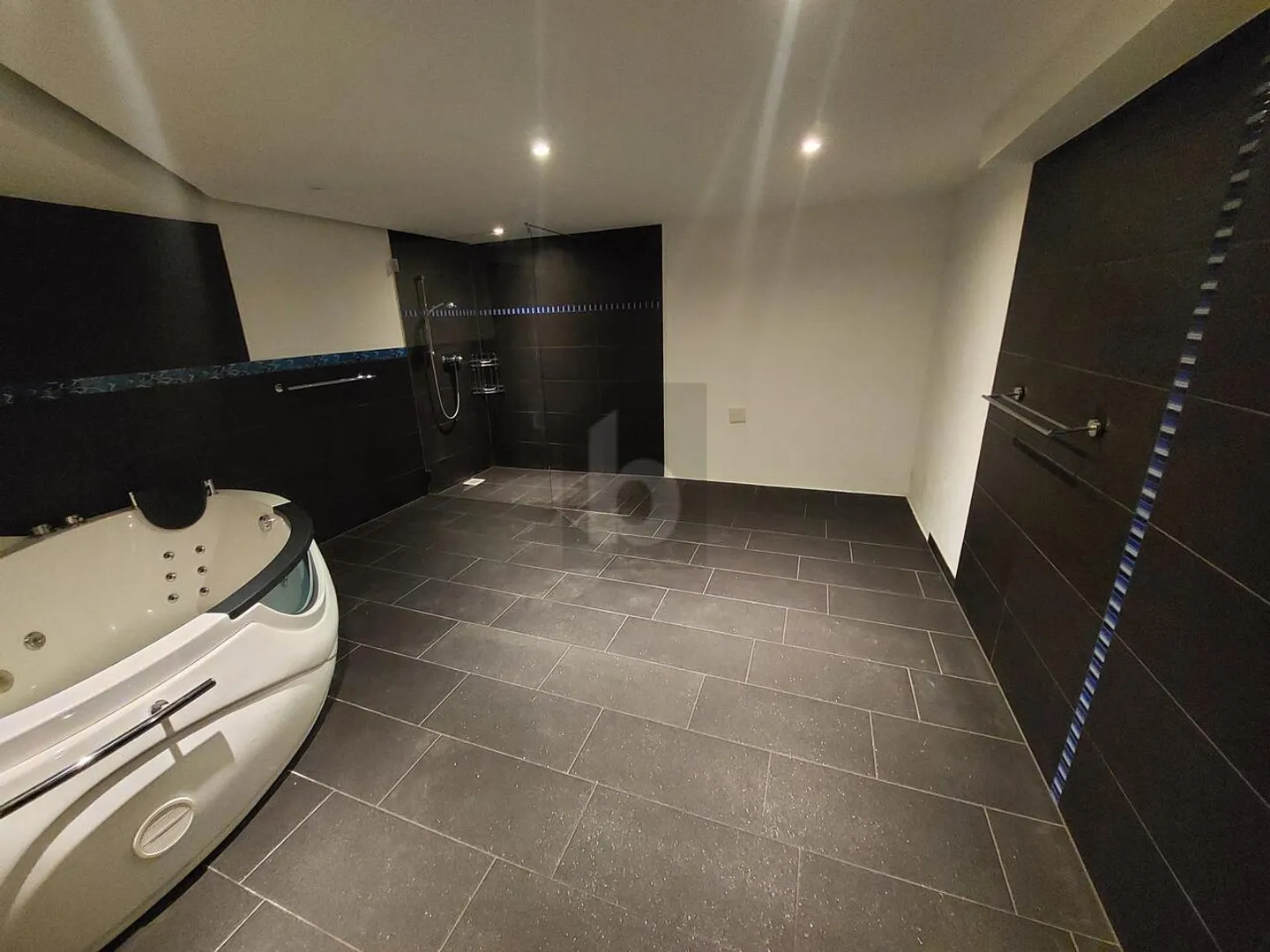 Appartement à louer - Photo 2 sur 5