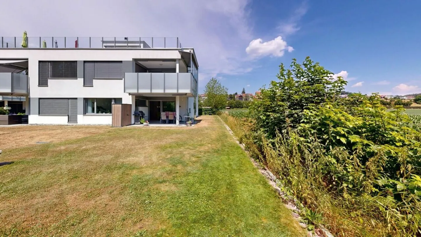 3.5-Room Garden Apartment with Exclusive 245 m² Garden and Covered Terrace - Photo 20 of 23