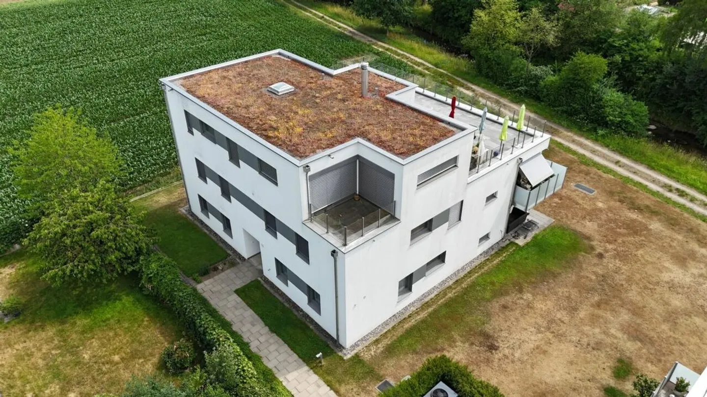 3.5-Room Garden Apartment with Exclusive 245 m² Garden and Covered Terrace - Photo 22 of 23
