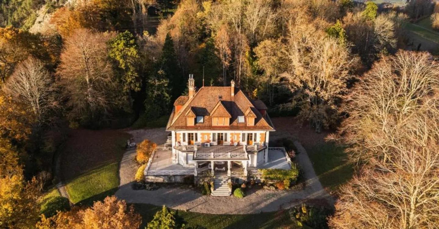 Elegante Villa mit Seeblick - Foto 1 von 13