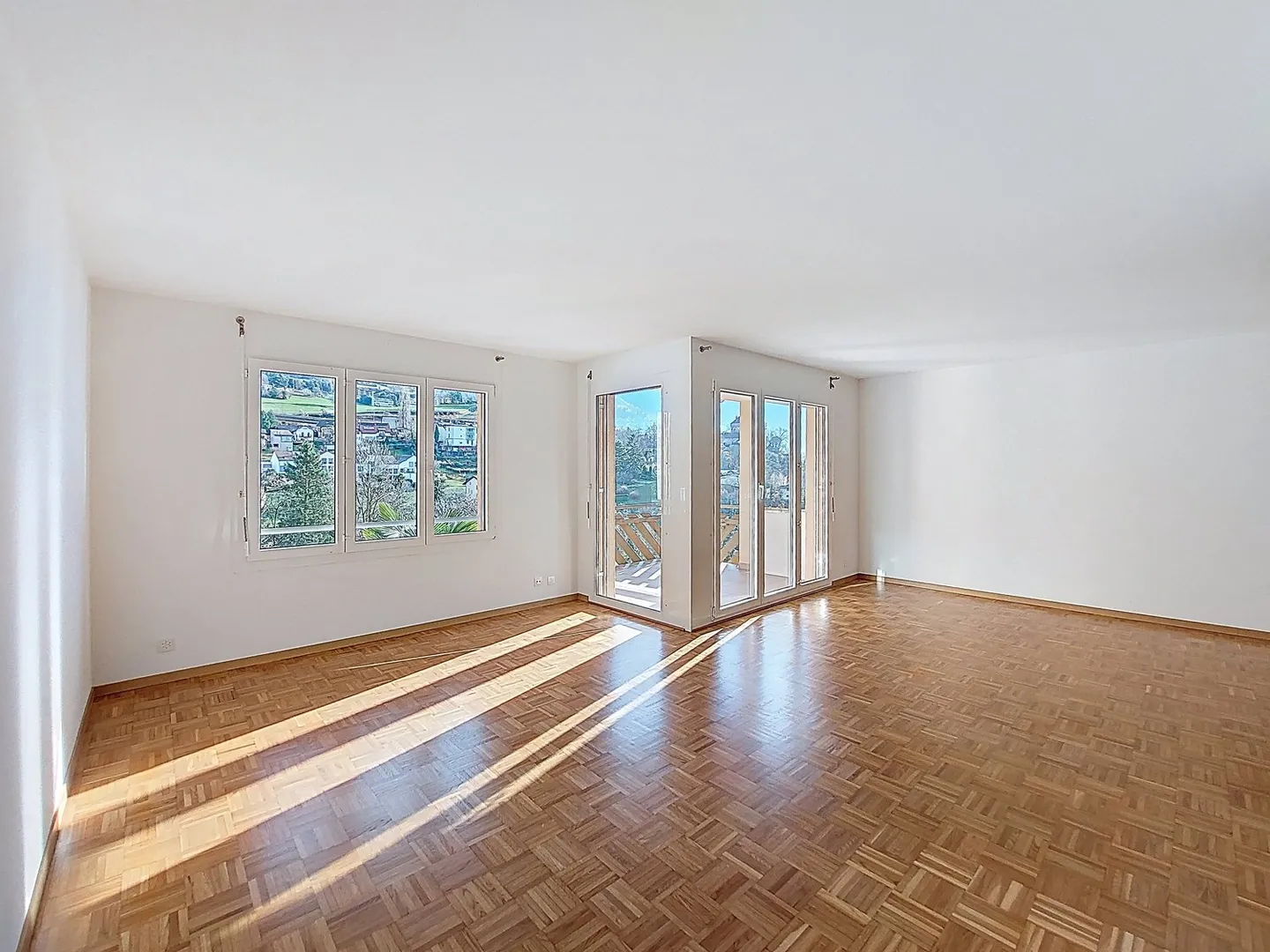 Maison de ville charmante 6.5 pièces avec grande terrasse et vue sur le lac et les montagnes - Photo 7 sur 15