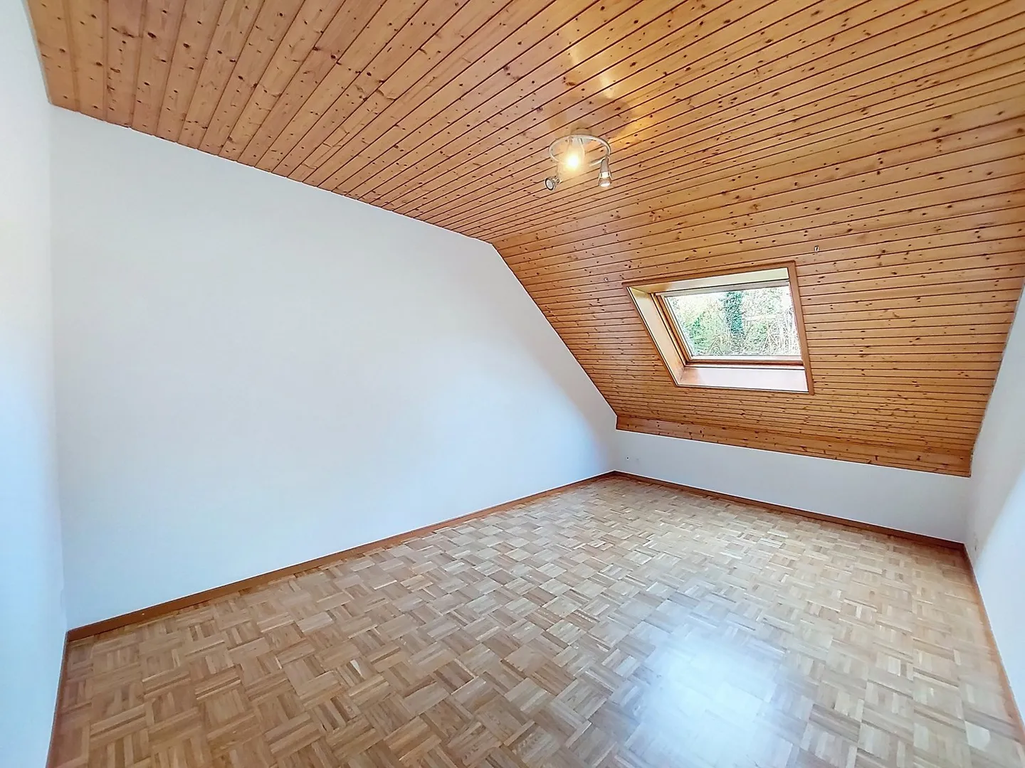 Maison de ville charmante 6.5 pièces avec grande terrasse et vue sur le lac et les montagnes - Photo 12 sur 15