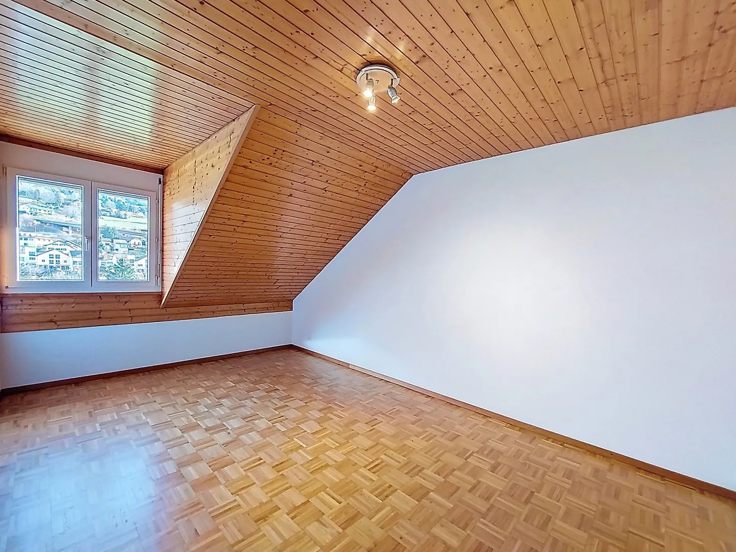 Maison de ville charmante 6.5 pièces avec grande terrasse et vue sur le lac et les montagnes - Photo 13 sur 15