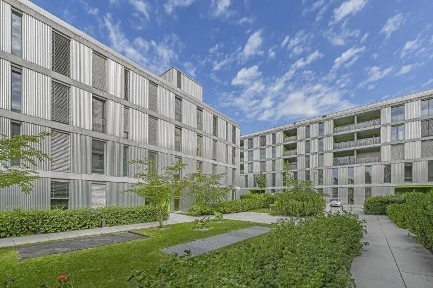 Cet appartement moderne répond à tous vos besoins - Photo 1 sur 9