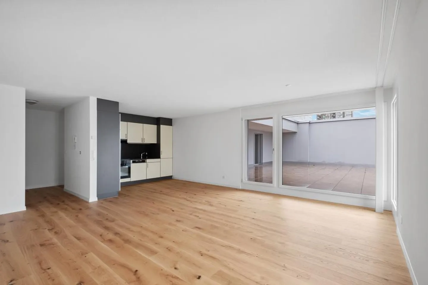 Moderne 4.5-Zimmerwohnung mit Terrasse - Foto 2 von 7