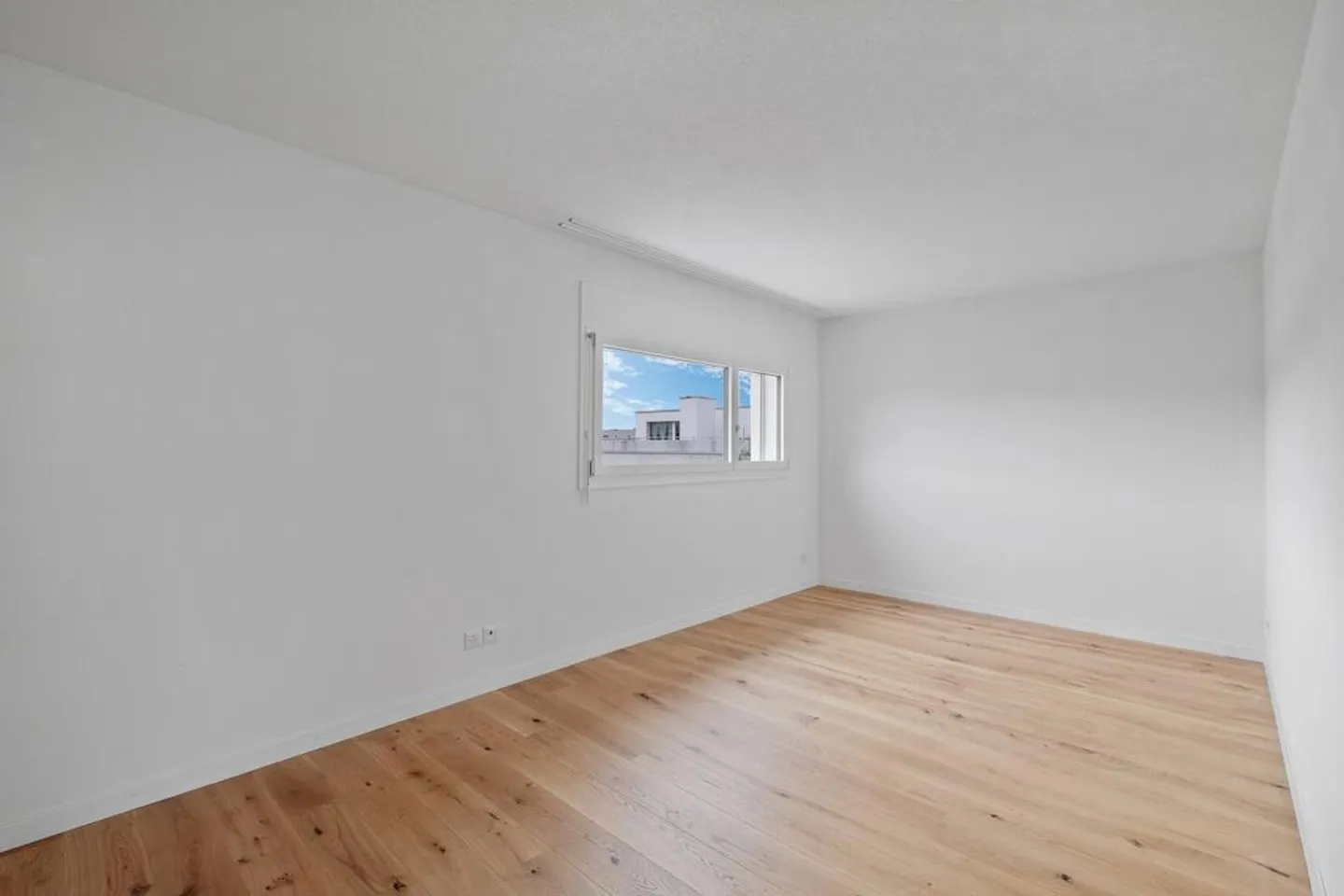 Moderne 4.5-Zimmerwohnung mit Terrasse - Foto 3 von 7