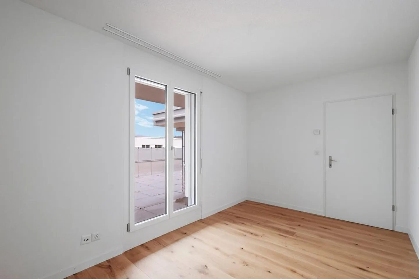 Moderne 4.5-Zimmerwohnung mit Terrasse - Foto 4 von 7