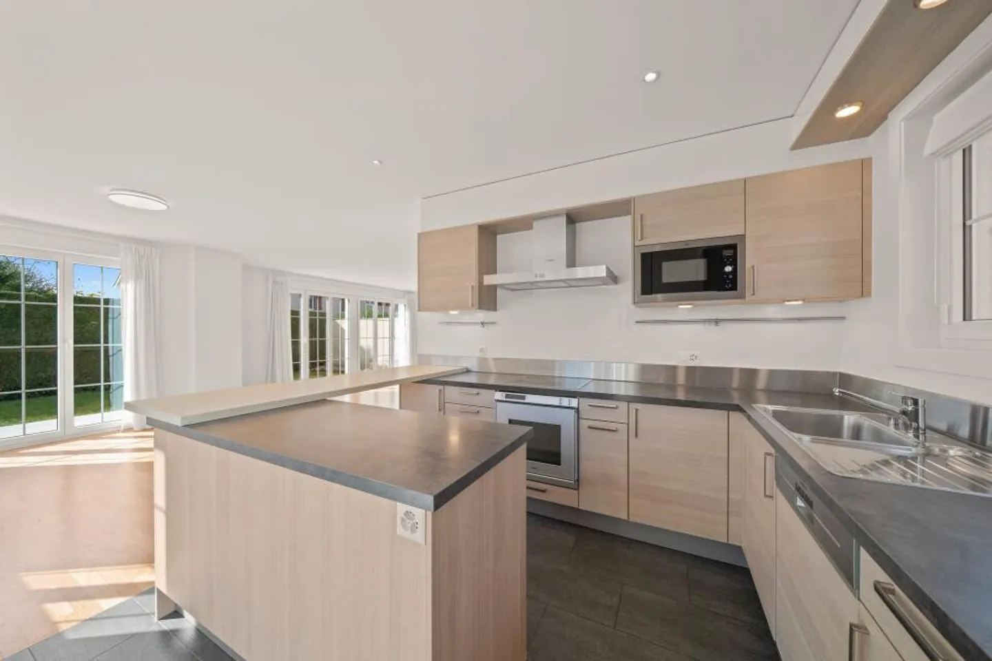 Doppelhaushälfte 7.5 Zimmer - Foto 7 von 12