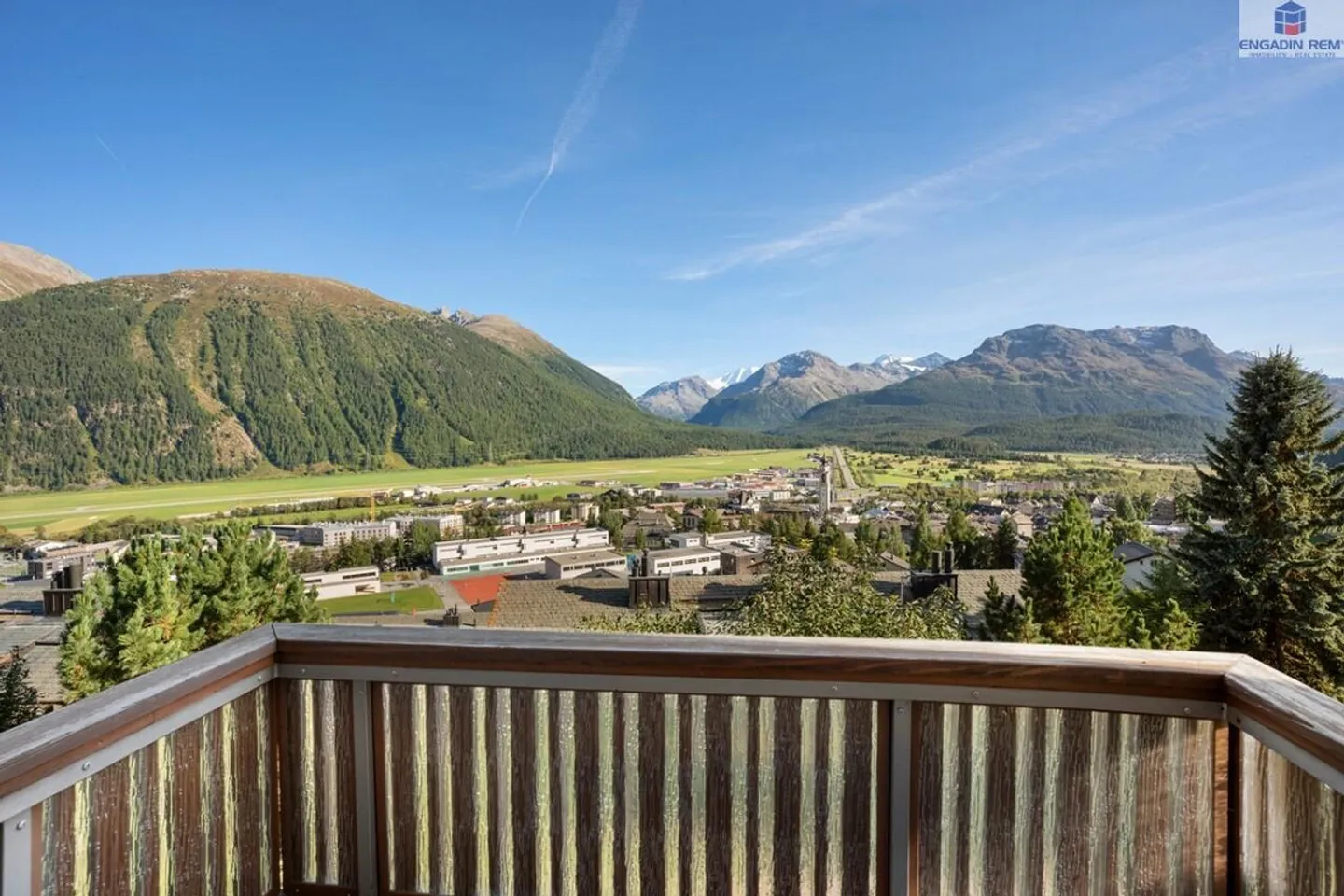 Maison individuelle avec appartement séparé dans un emplacement élevé avec vue dégagée - Photo 1 sur 6