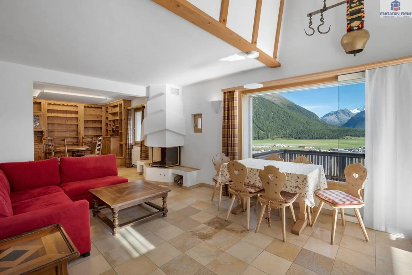 Maison individuelle avec appartement séparé dans un emplacement élevé avec vue dégagée - Photo 3 sur 6