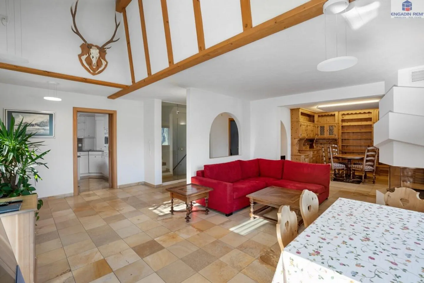 Maison individuelle avec appartement séparé dans un emplacement élevé avec vue dégagée - Photo 4 sur 6