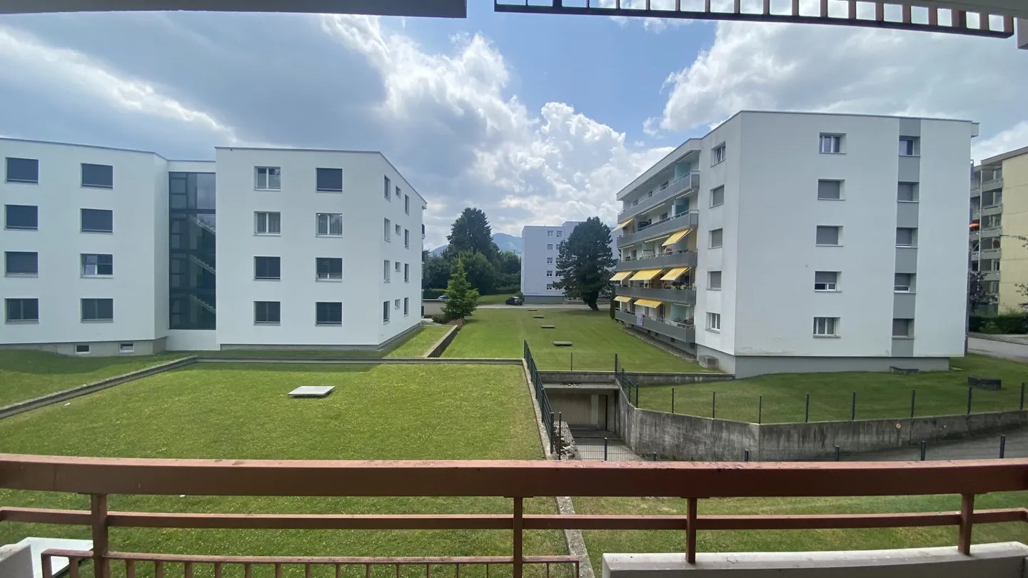 Charming Apartment Near City Center - Photo 9 of 9