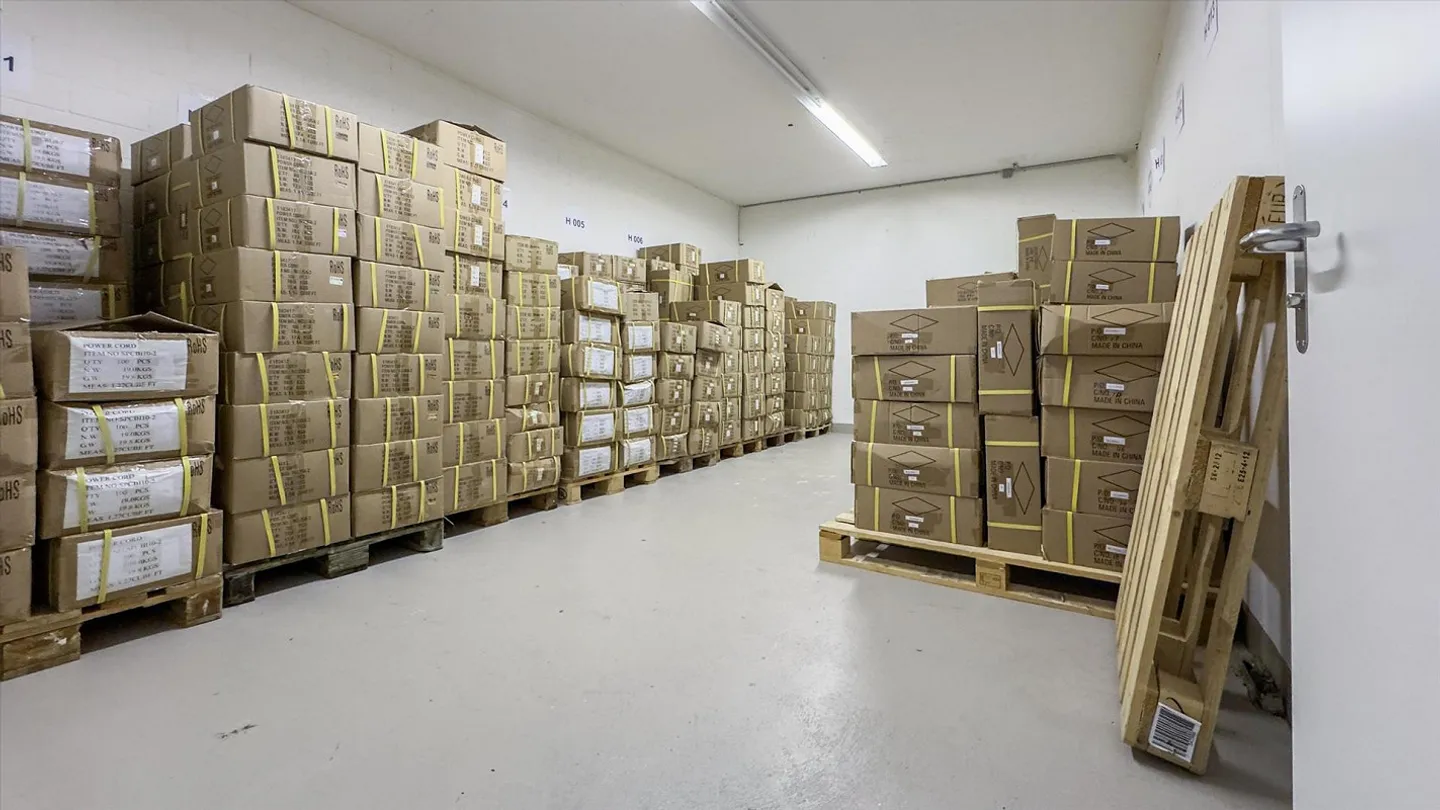 Bureau pour une utilisation polyvalente ! - Photo 6 sur 7