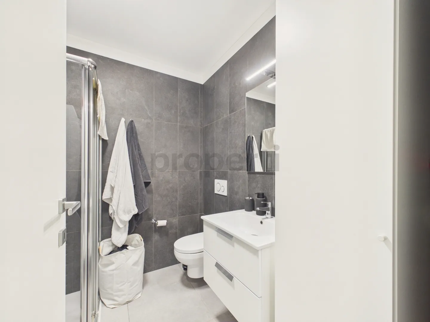Modern Apartment with 2.5 Rooms and Balcony, Claro- Bellinzona - Photo 9 of 10