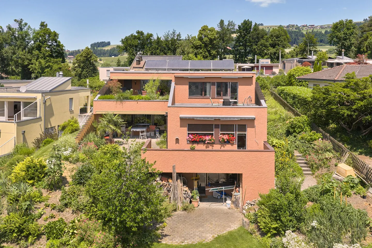 Dream Home Above the Rooftops of Steffisburg - Photo 3 of 16