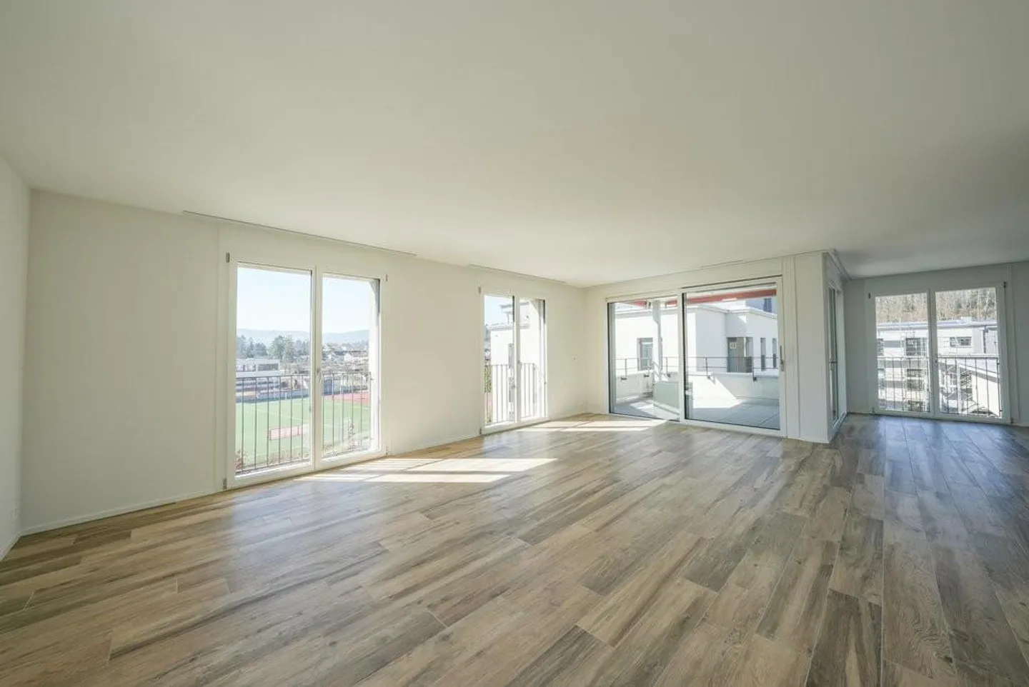 Stunning Penthouse Apartment (Terrace 201 m2) - Photo 6 of 12