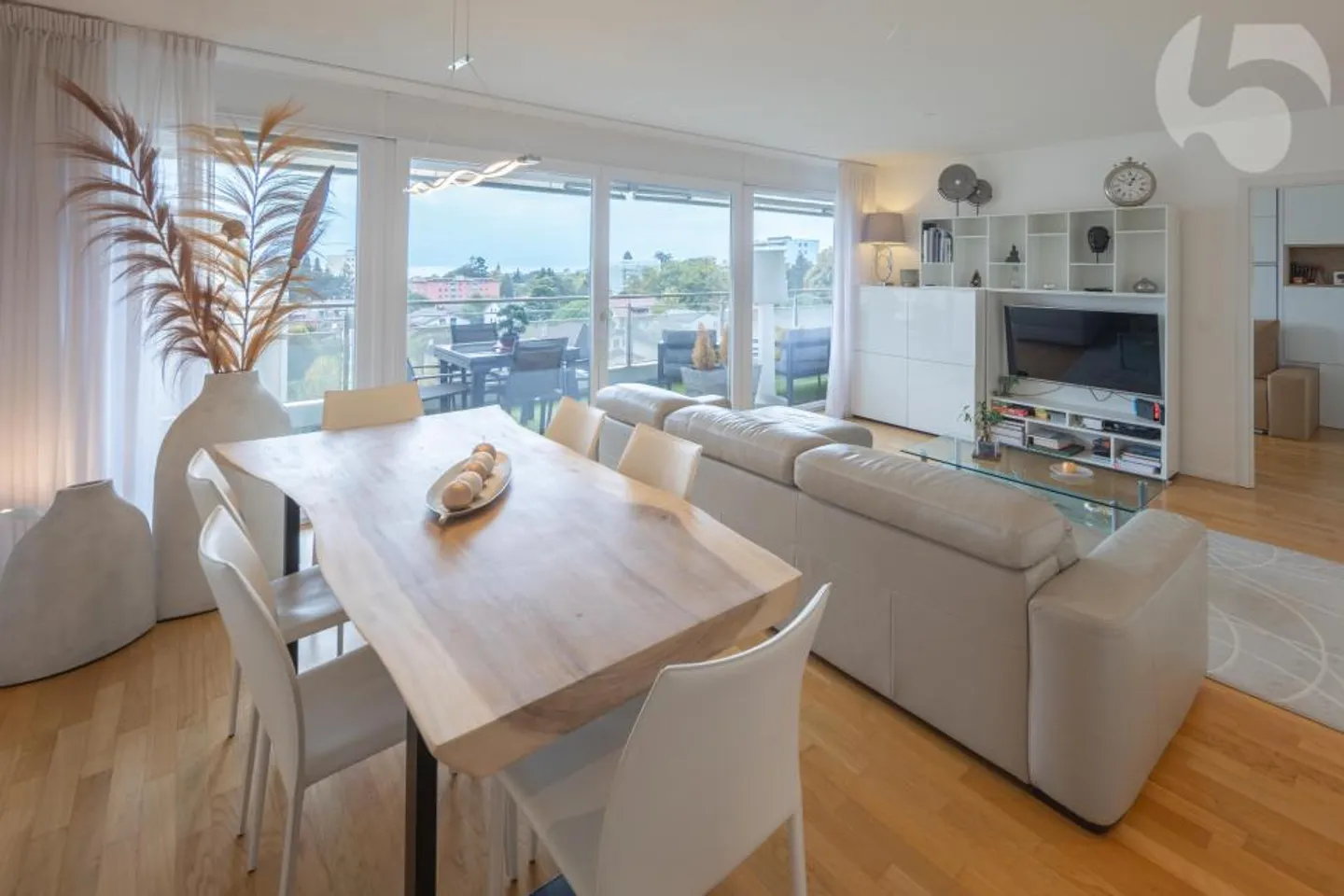 Wohnung kaufen - Foto 2 von 11