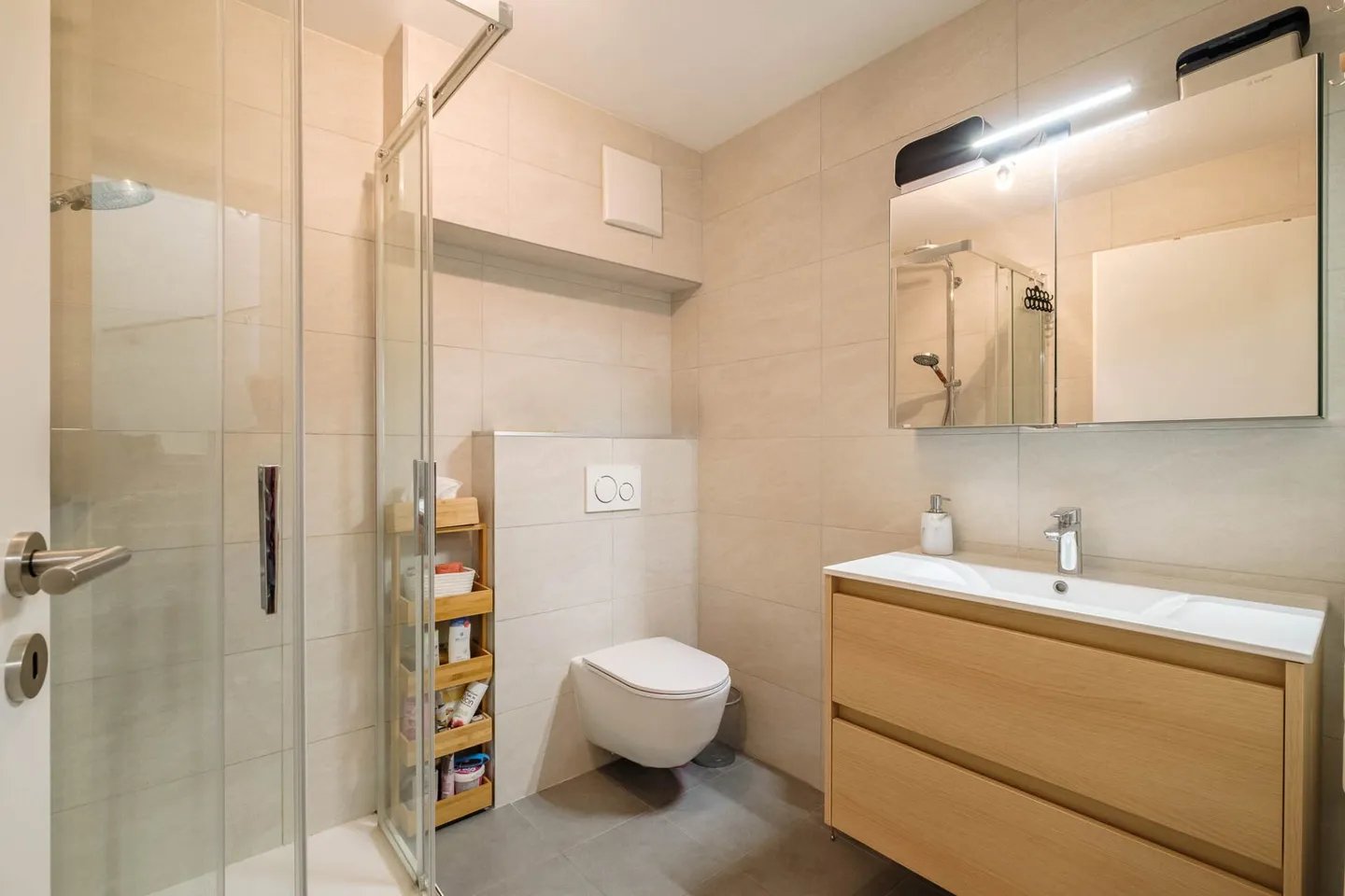 Exclusive - Bright semi-detached villa in a quiet area - Photo 11 of 12