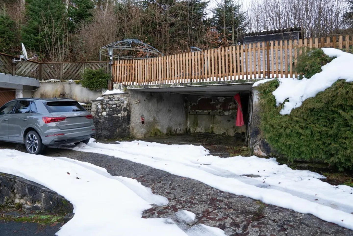 Very beautiful chalet on the edge of the forest in Paccots! - Photo 2 of 10