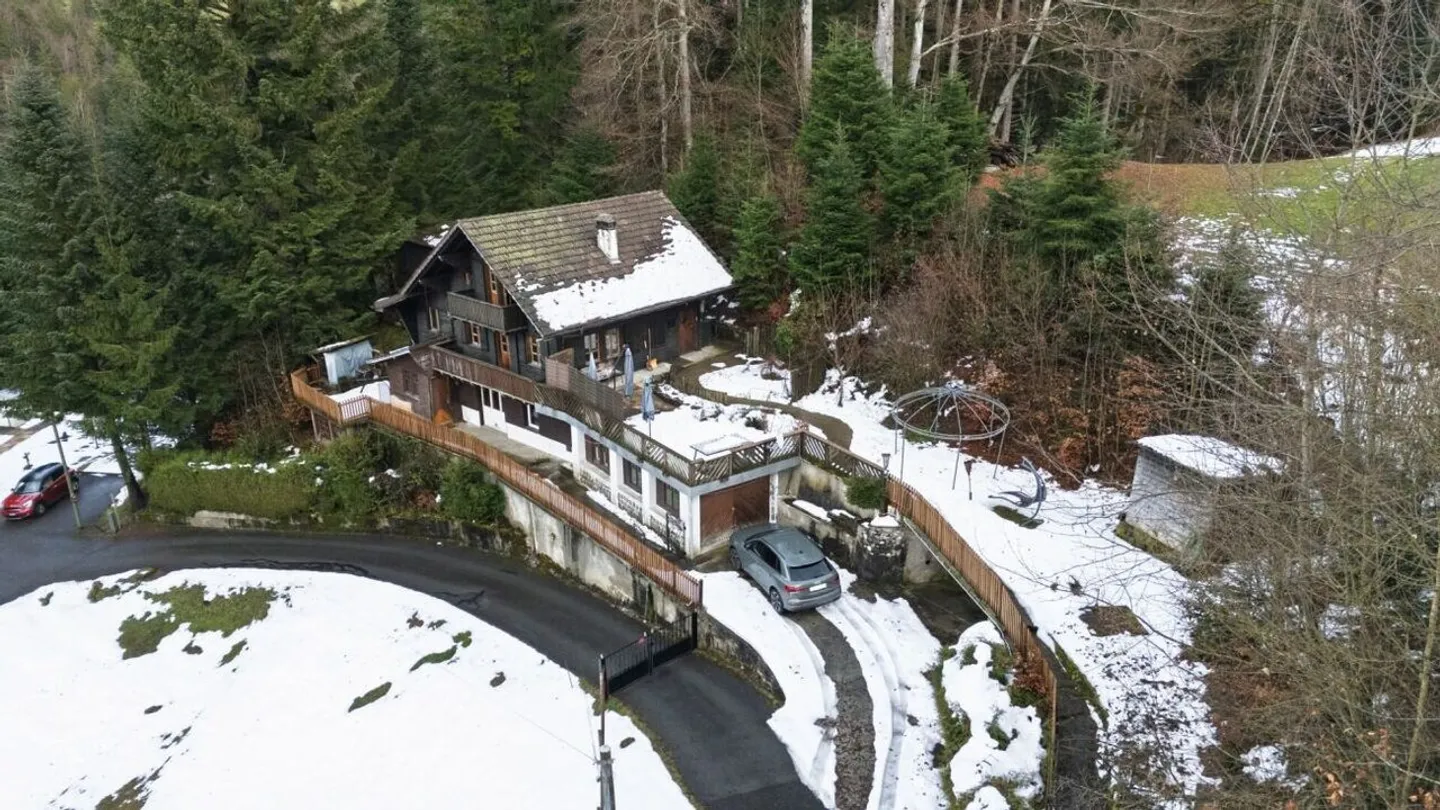 Very beautiful chalet on the edge of the forest in Paccots! - Photo 3 of 10