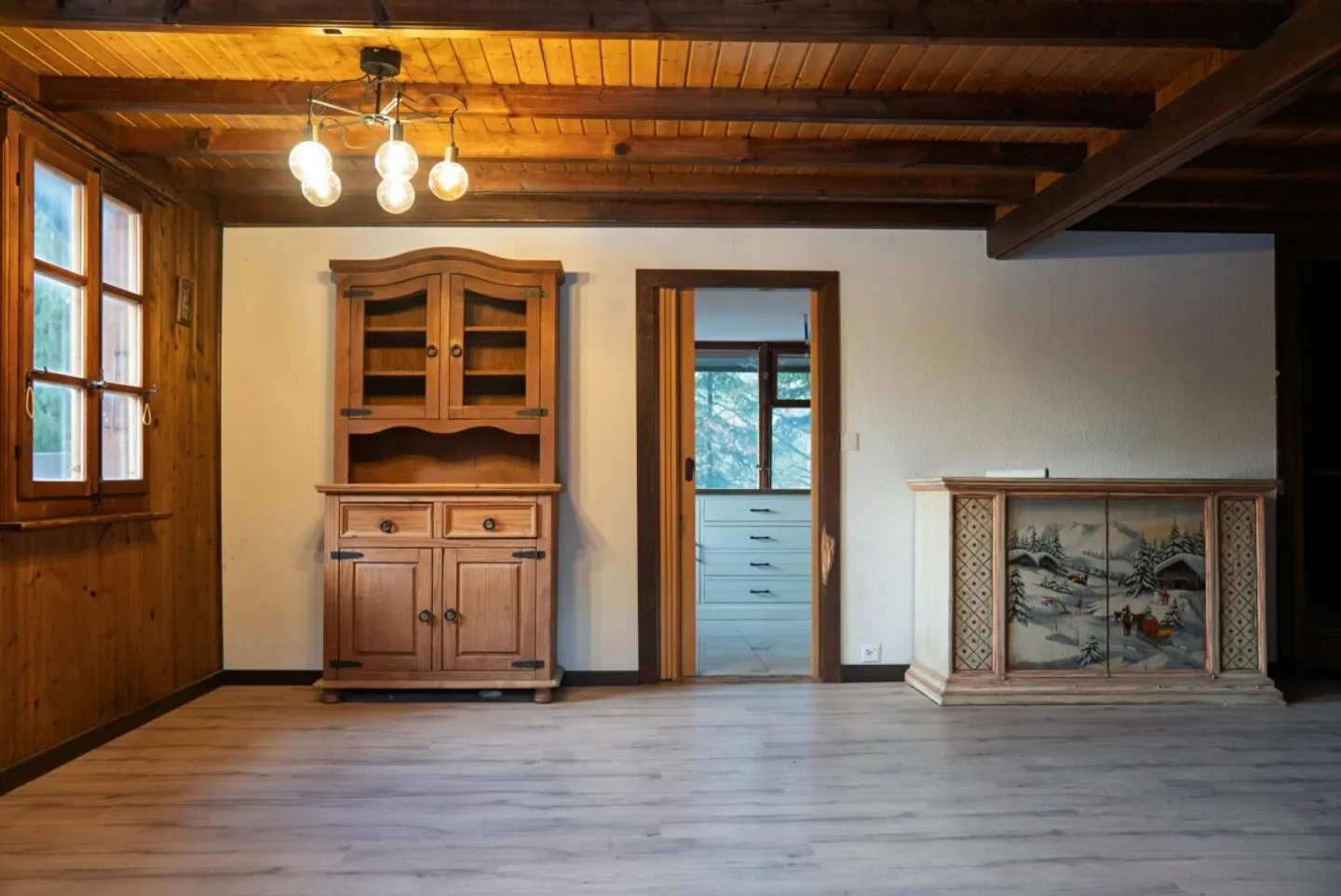 Very beautiful chalet on the edge of the forest in Paccots! - Photo 5 of 10