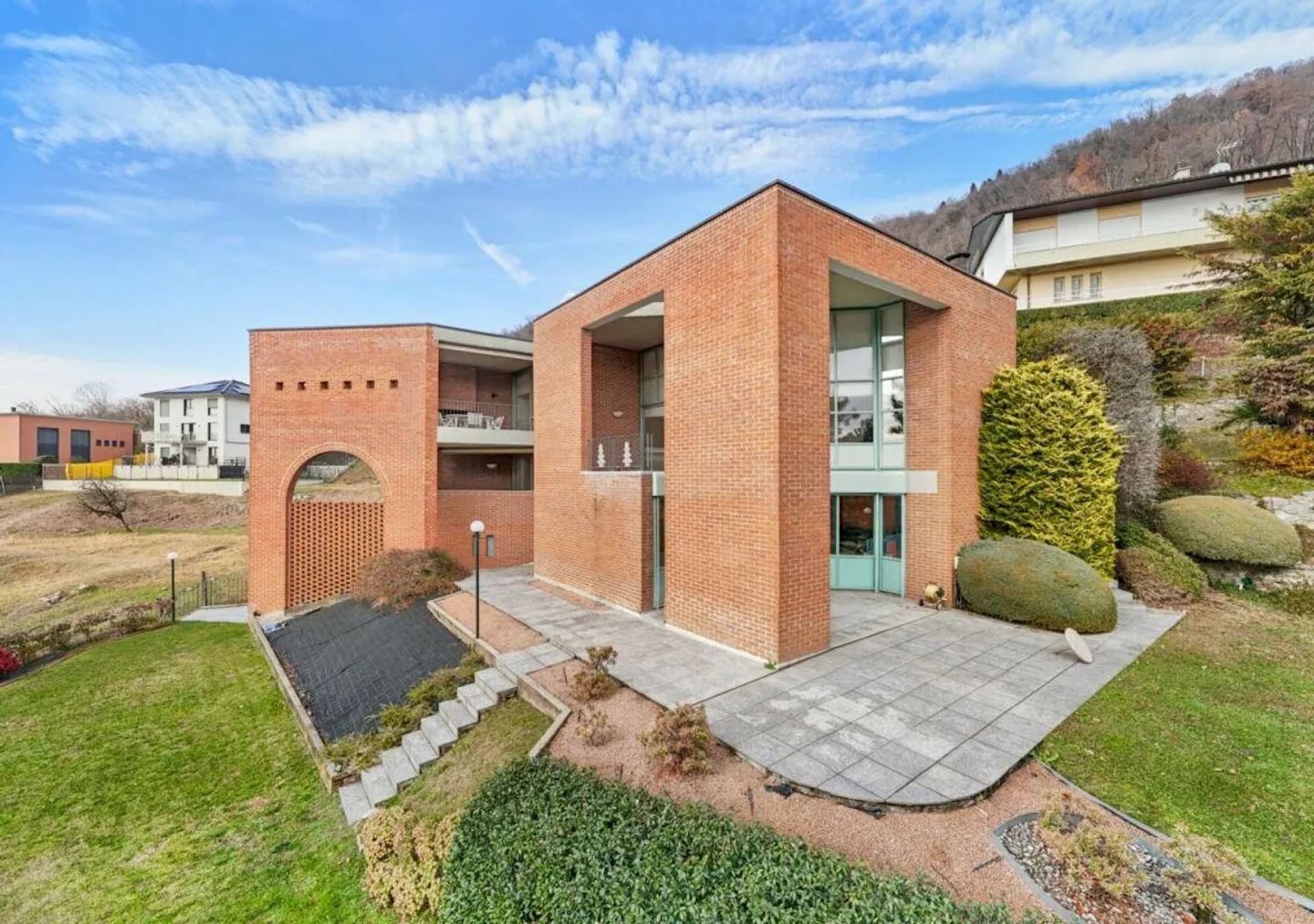 Villa moderna con vista - Foto 1 di 30