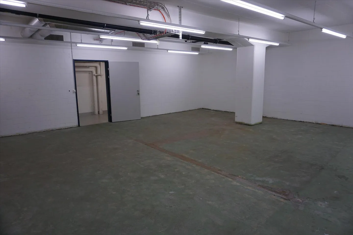 Salle d'archives dans un emplacement central - Photo 3 sur 6
