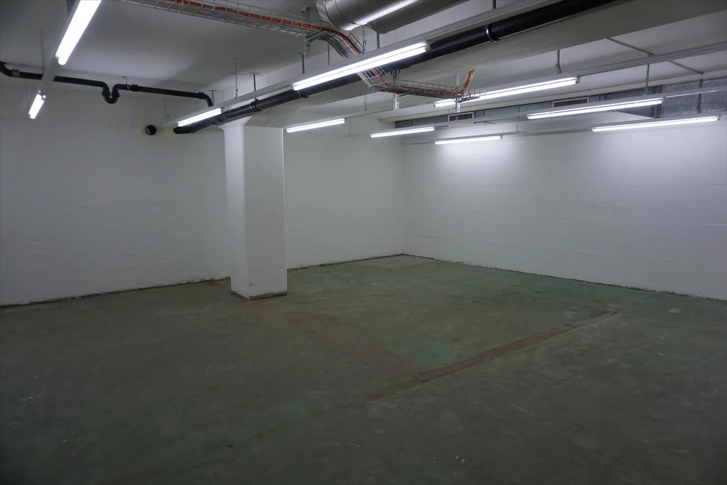 Salle d'archives dans un emplacement central - Photo 5 sur 6