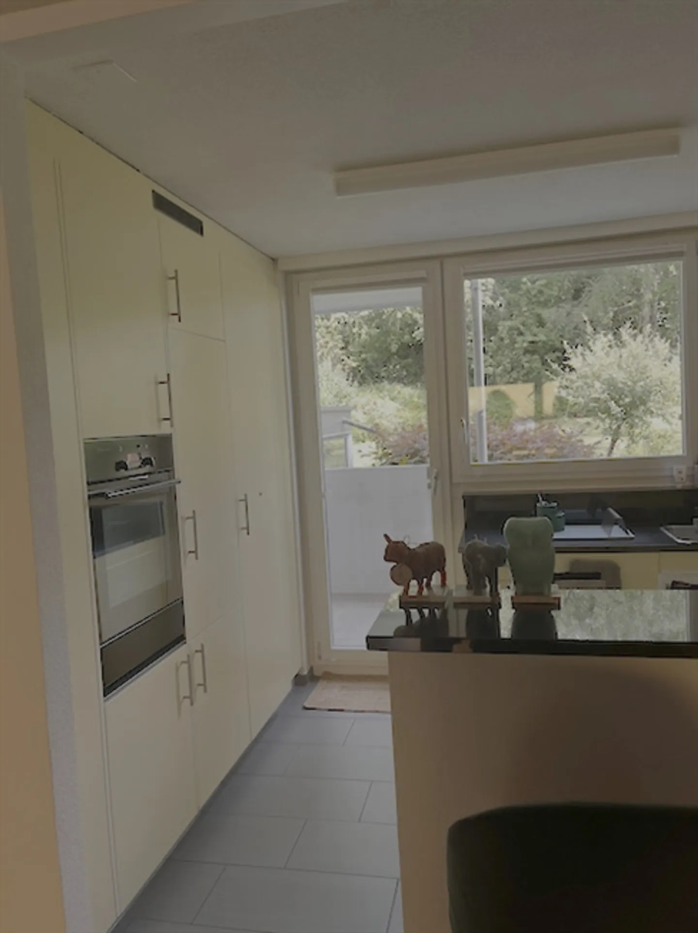 2½ ROOM APARTMENT IN ZURICH - DISTRICT 10 HÖNGG, FURNISHED, TEMPORARY - Photo 2 of 7