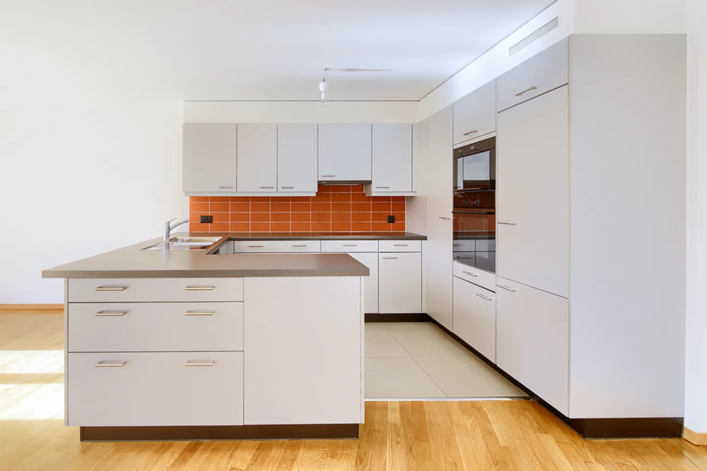 Appartement spacieux avec jardin - Photo 2 sur 4