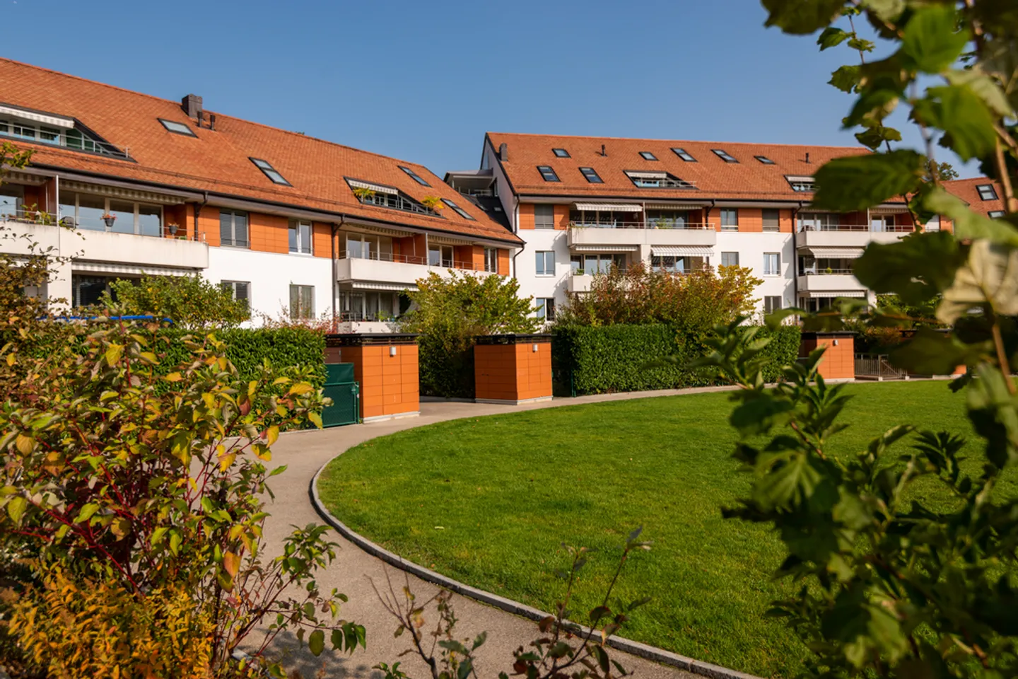 Appartement spacieux avec jardin - Photo 3 sur 4