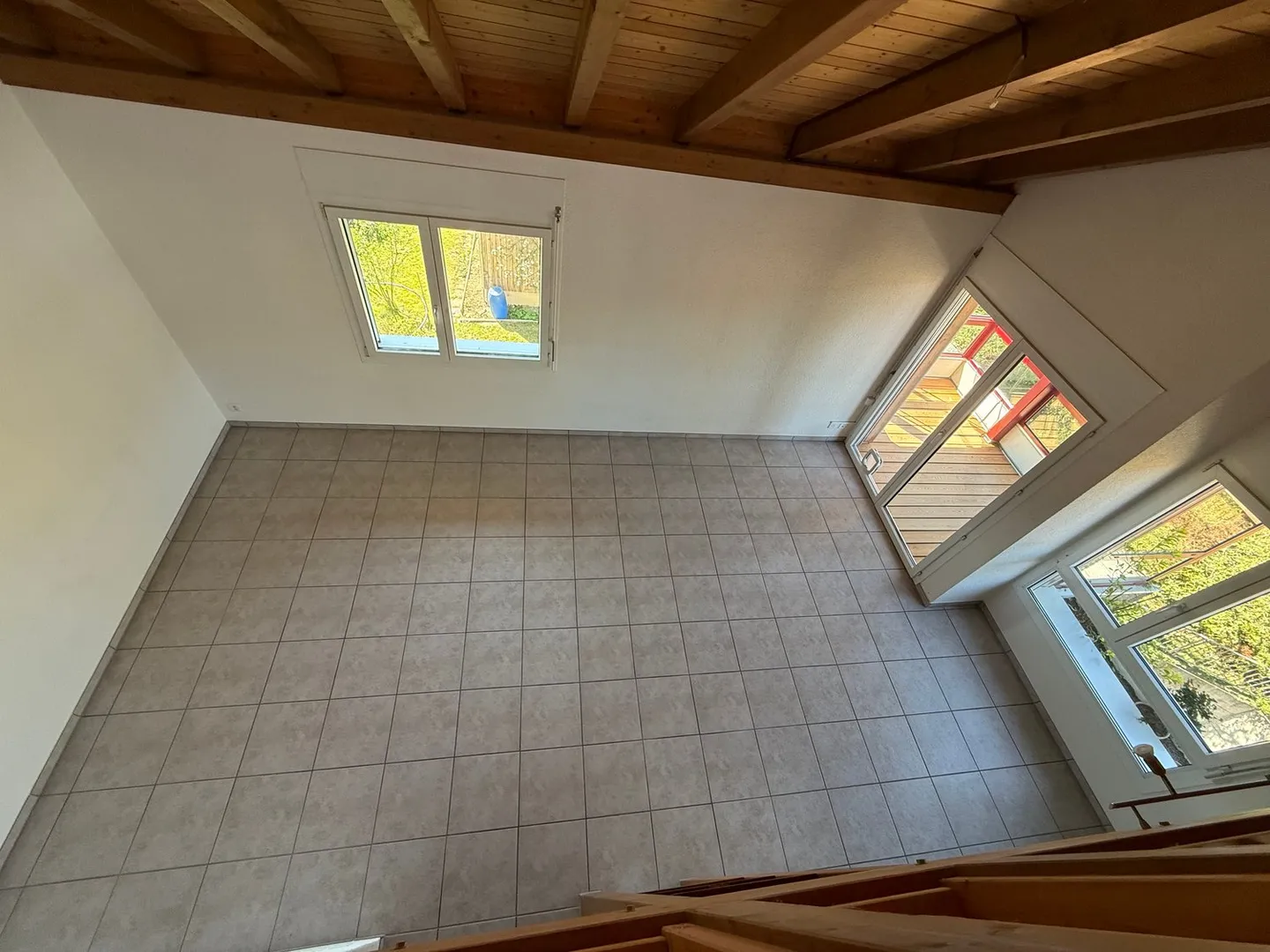 Appartement galerie lumineux et spacieux de 4,5 pièces avec balcon et jardin d'hiver - Photo 4 sur 17
