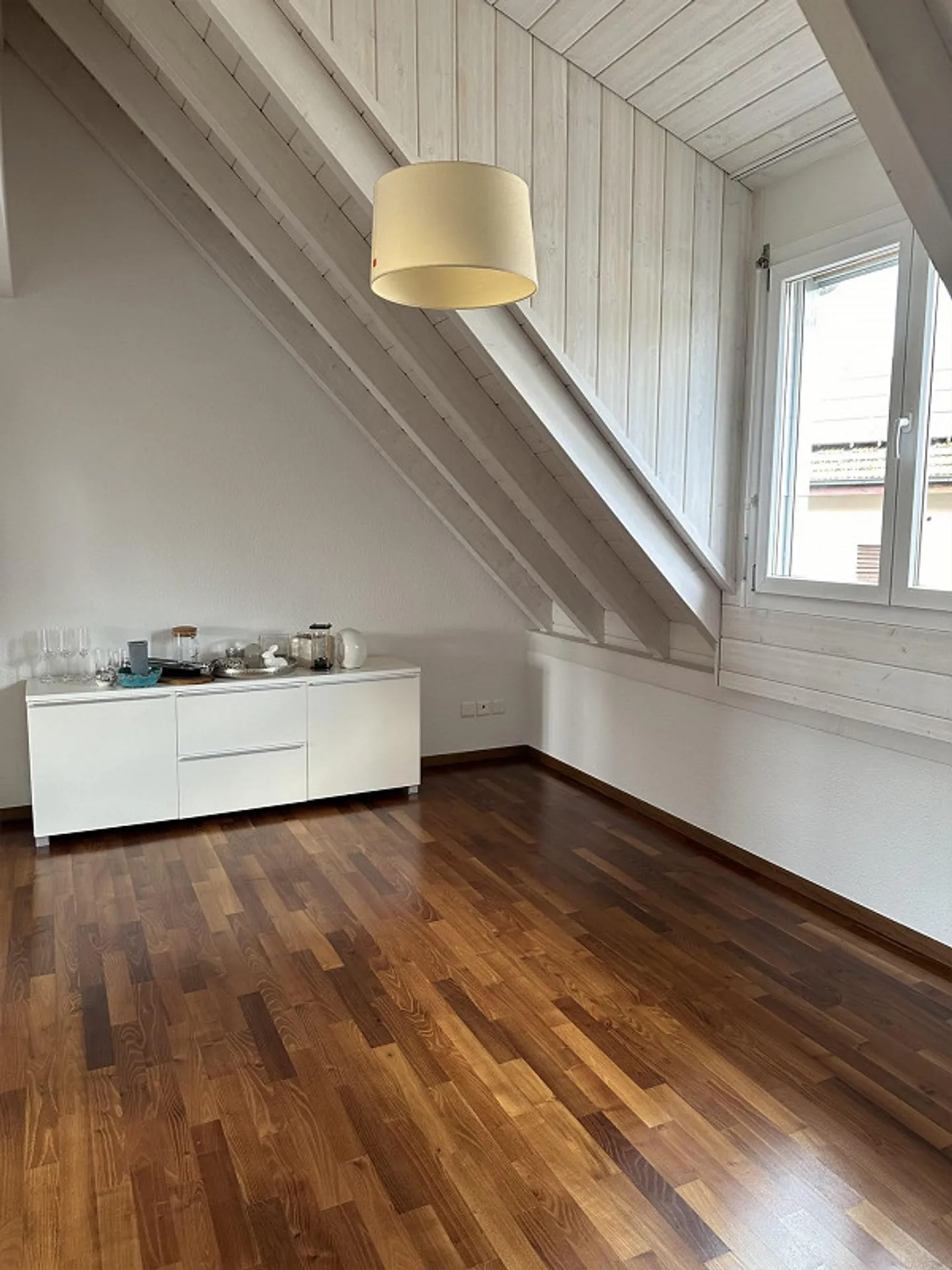 Grosse und helle Maisonette-Wohnung mit Weitsicht in Winterthur (Seuzach) - Foto 6 von 10