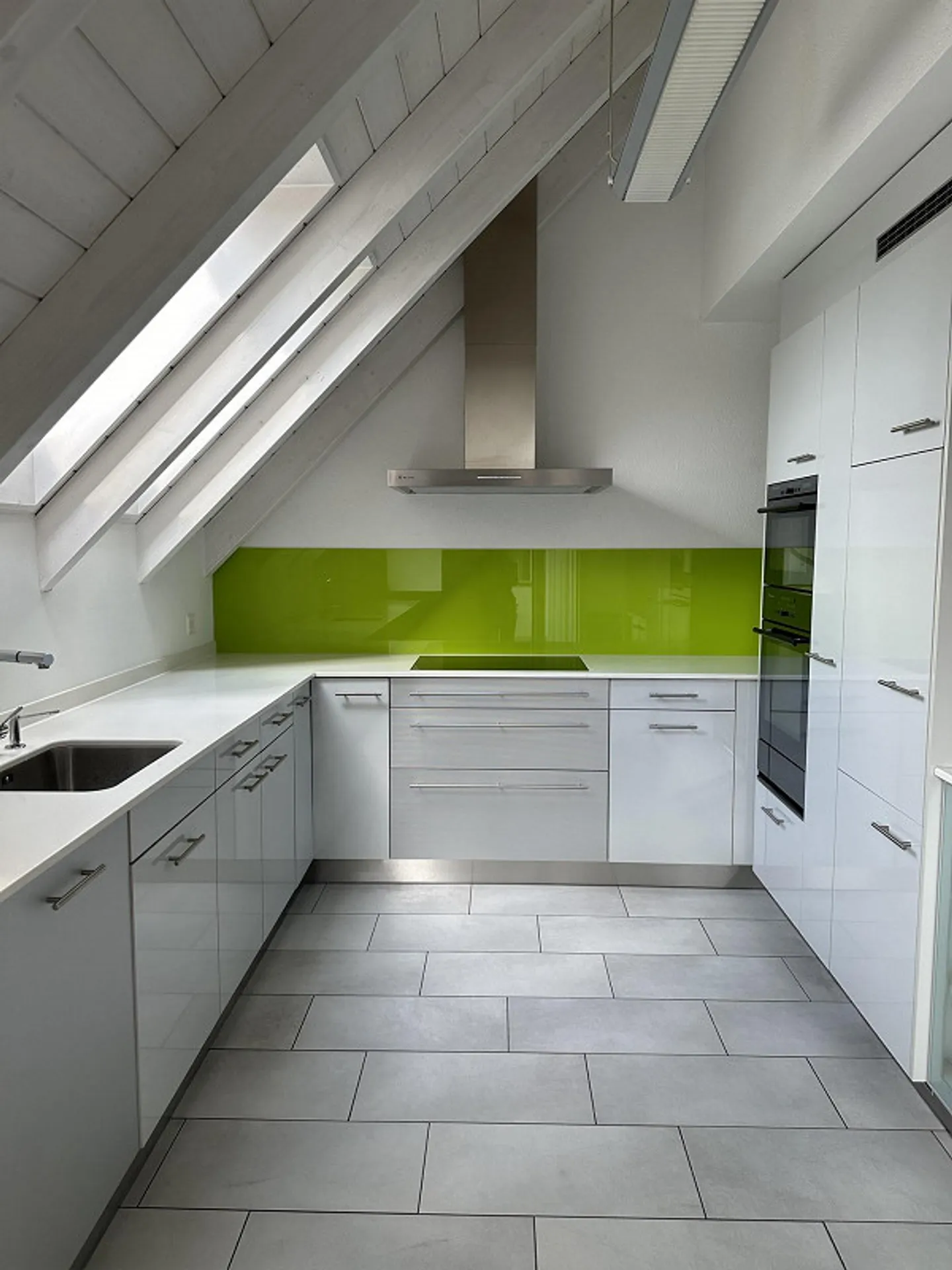 Grosse und helle Maisonette-Wohnung mit Weitsicht in Winterthur (Seuzach) - Foto 2 von 10