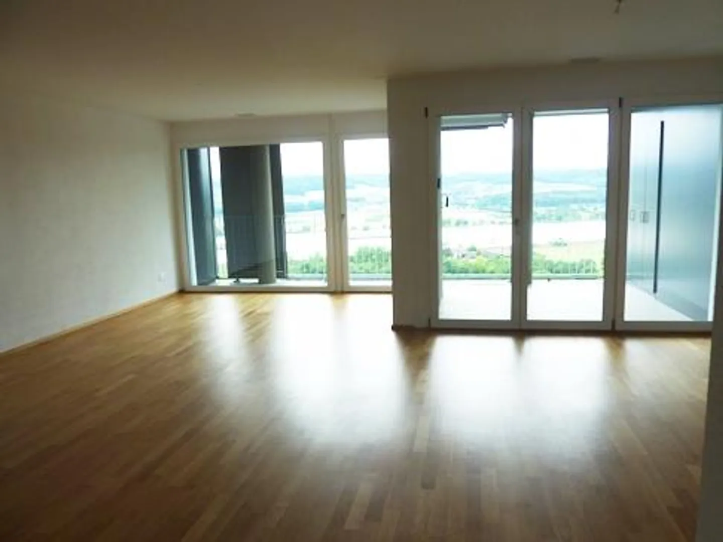 Dreamlike view in elevated residential location - Photo 3 of 8