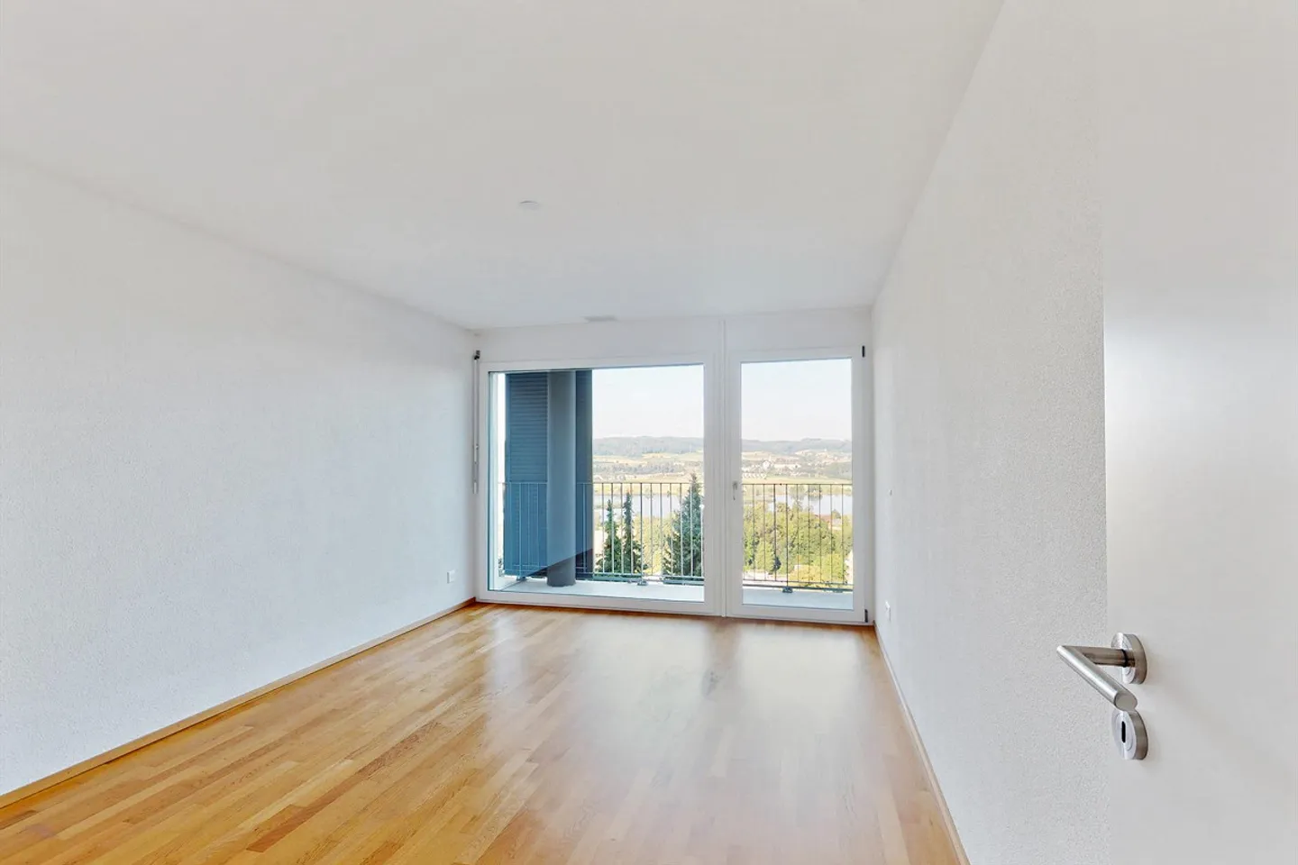 Dreamlike view in elevated residential location - Photo 6 of 8