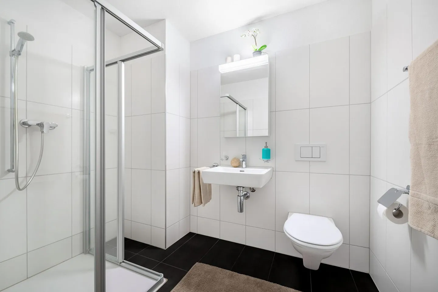 Dreamlike view in elevated residential location - Photo 7 of 8