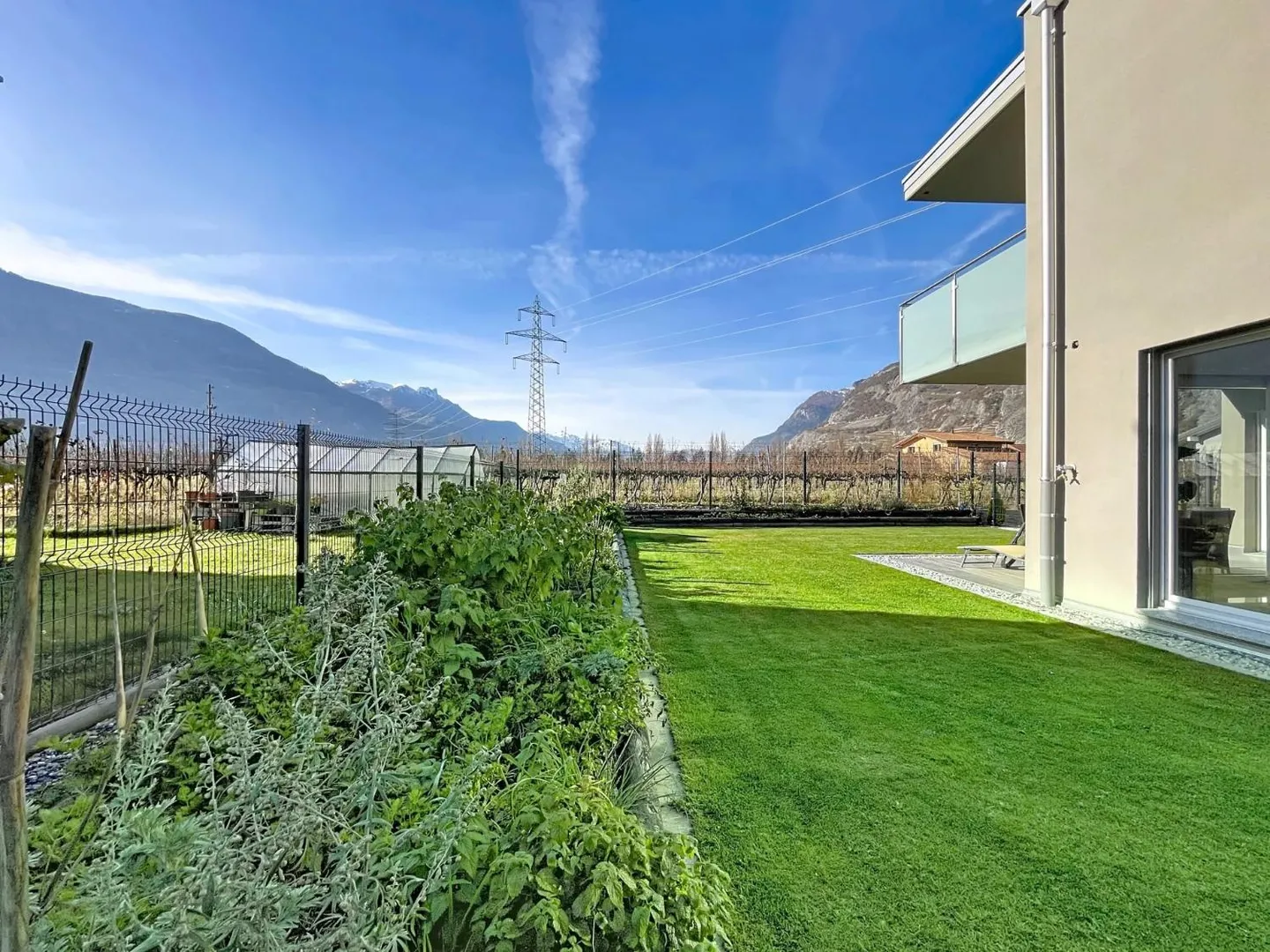 Moderne Haus und gemütlicher Garten - Foto 12 von 12