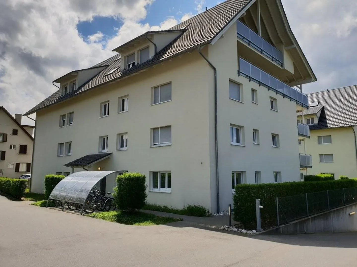 Belle appartement ouvert de 3,5 pièces à Suhr - Photo 2 sur 8